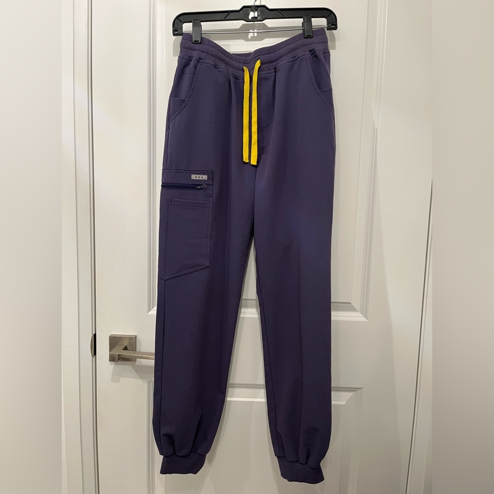 6/$32🛍️ Women’s Purple Scrub Jogger Pants, XS